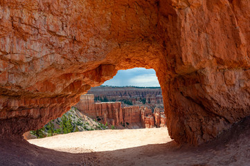 Arch on Peekaboo Trail Loop at Bryce Canyon National Park, Utah