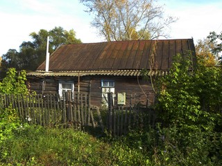 Fototapeta na wymiar old wooden house in the village