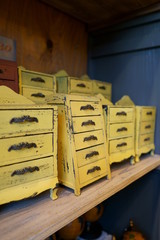 Decorate small artificial closets on shelves