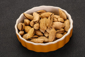 Unpeeled Almonds nuts
