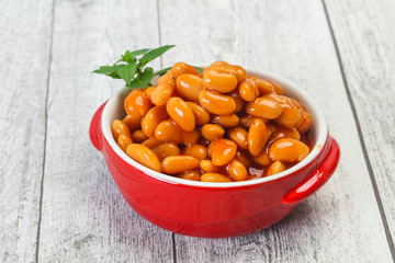 White beans with tomato sauce