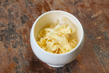 Coconut dry chips in the bowl
