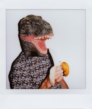 dinosaurus eating a banana