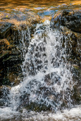 CASCADA RIO, CON PIEDRAS