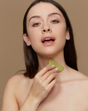 Gua Sha stone skincare trend