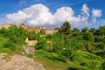 Fototapeta na wymiar das Dorf Siurana in Katalonien, Spanien - village Siurana in Catalonia mountains