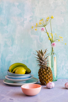 Arrangement of kitchen objects