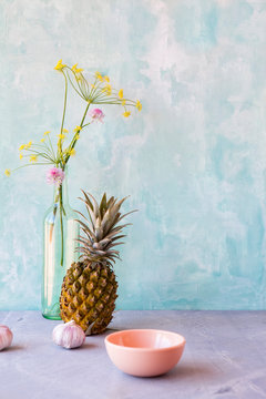 Arrangement of kitchen objects