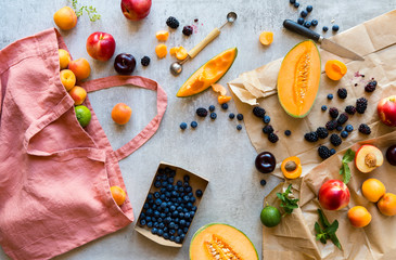 Shopping bag with fruit