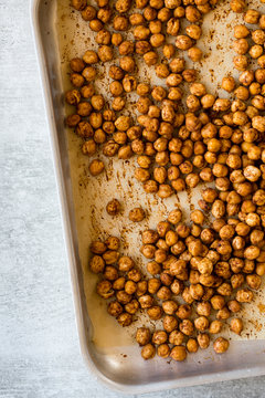 Spicy oven roasted chickpeas