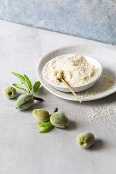 Raw almond nut flour