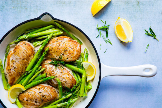 Creamy Lemon Chicken and Asparagus Skillet Supper