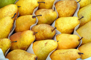 fresh pears for food texture