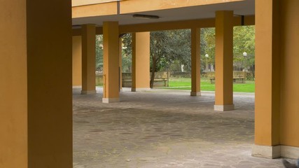 walking man disappears and reappears.Pacman effects, "Flat Earthers"Theory