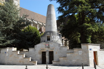 Ville de Noyon, le monument aux morts, département de l'Oise, France