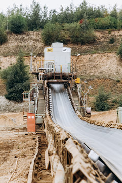 Empty conveyor belt in mines