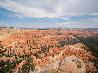 Fototapeta na wymiar Morning sunny view of Inspiration Point of Bryce Canyon National Park