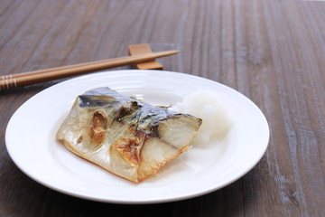 鯖の塩焼き