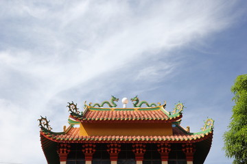 Fototapeta premium MA-CHO Tempel, Dachfirst mit Drachen, San Fernando, La Union, Philippinen