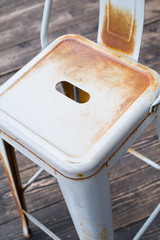 錆びた椅子