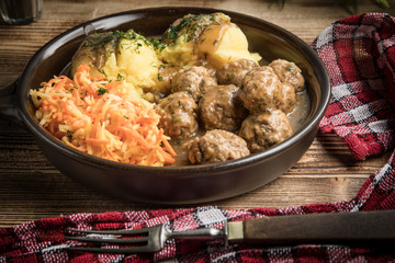 Meatballs and mashed potatoes