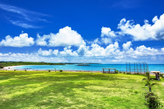 沖縄県・竹富町 小浜島 南の島の野球場の風景