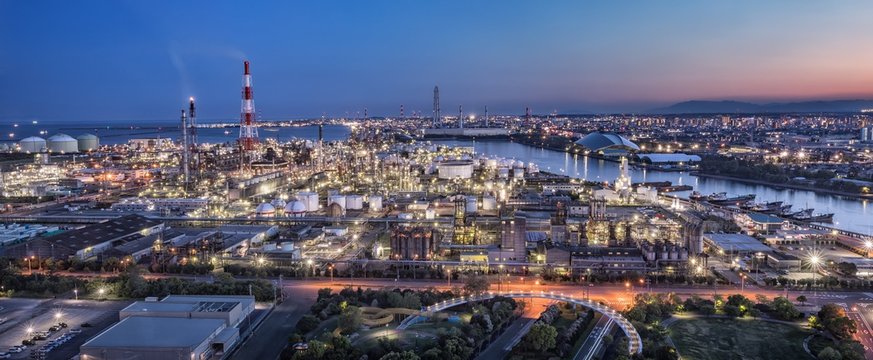 三重県・四日市市 うみてらす14展望台から眺めるパノラマ工場夜景