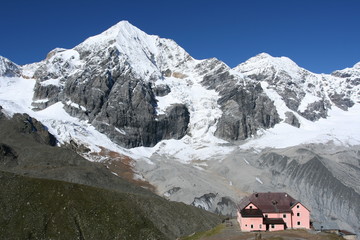 Gran Zebrù e Rifugio Cittò di Milano