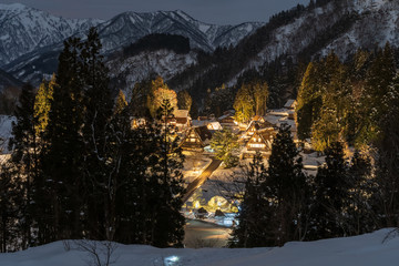 冬の五箇山　相倉集落　ライトアップ © ginR