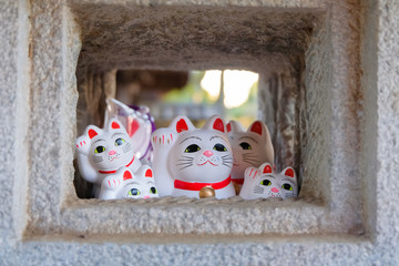 世田谷 豪徳寺 灯籠の招き猫