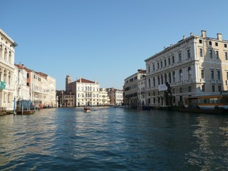ヴェネツィア　建物　水路06