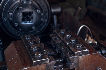 Thread cutting machine. Steel metal cutting machine.