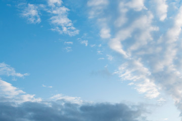 Obraz premium View of the clouds in the evening sky