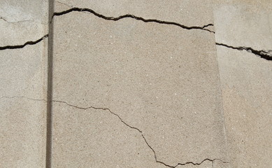 Crepa nel muro - danneggiamento