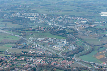 Vue aérienne de Saint julien en Genevois et Archamps