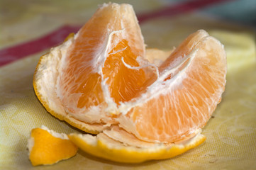  Peeled tangerine or mandarin fruit