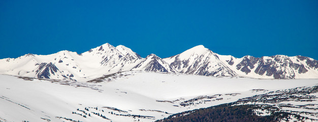 snowy peaks of Rocky Mountain National Park