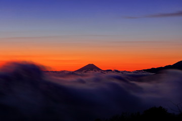 高ボッチからの朝焼けの富士