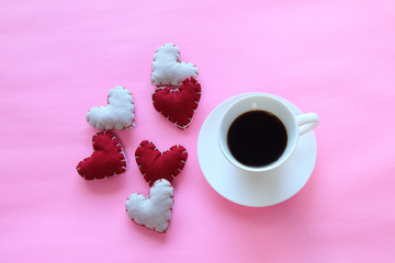 バレンタインイメージ　コーヒーとたくさんのハート