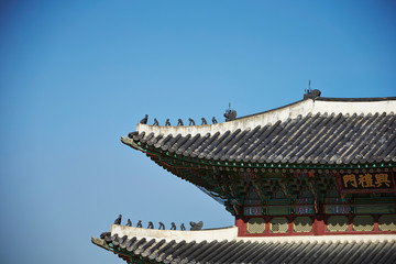 Fototapeta na wymiar Korean traditional historic building roof 