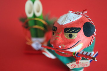 正月飾り　獅子舞の人形のクローズアップ画像