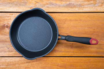 frying pan and flipper used in frying for cooking