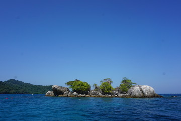 Obraz premium island in the sea