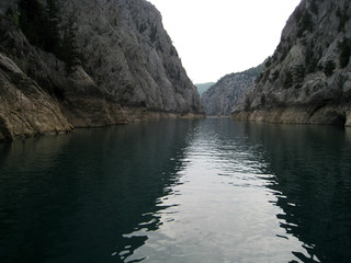  rocks over a lake in the mountains