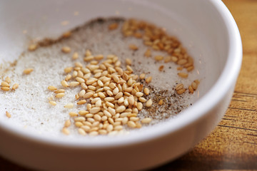 Mixed seasoning, salt, pepper and sesame 