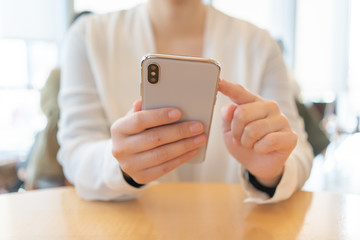 スマートフォン　女性