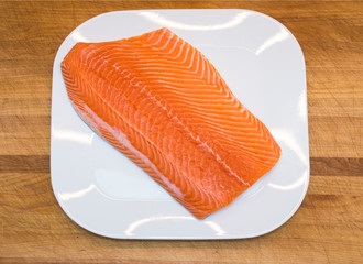 Lachsfilet von der Salzplanke 01 - 01