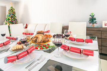 Australian Christmas table preparation and decoration