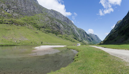 Camper am Stardalselva, Sommer in Norwegen