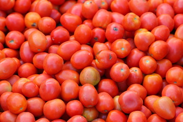 peaches at the market